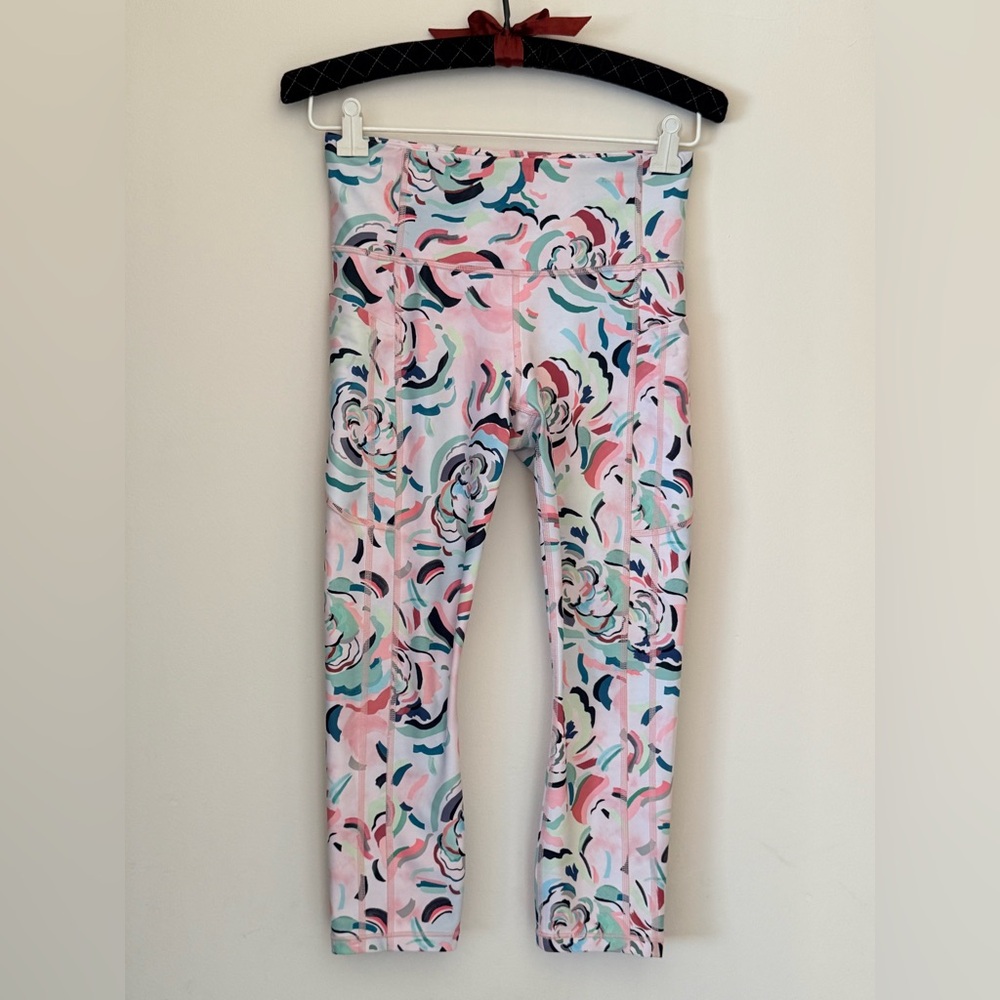 Athleta Leggings Side and Back pocket. SP